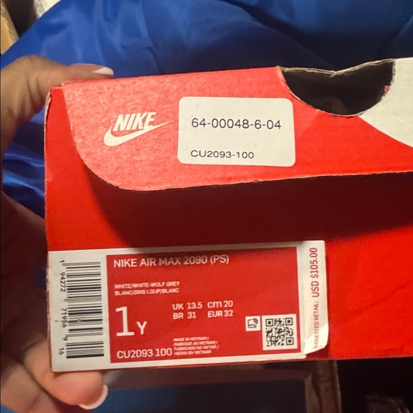 Nike Ivory Mesh Sneakers - Picture 4 of 4